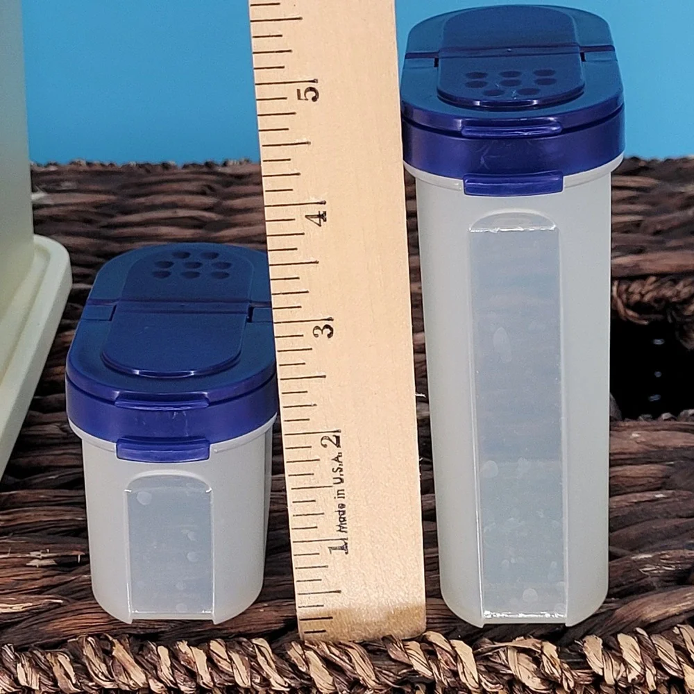Tupperware Modular Mates Spice Carousel Rack 16 Shaker Containers Blue vintage